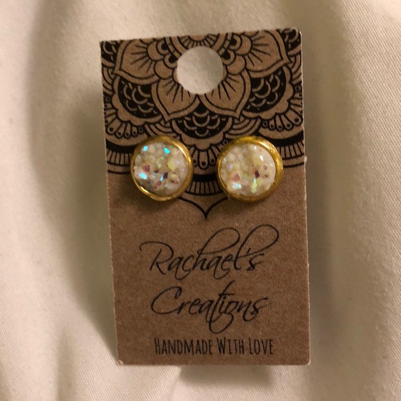 Shiny White and Gold Earrings - Picture 1 of 1